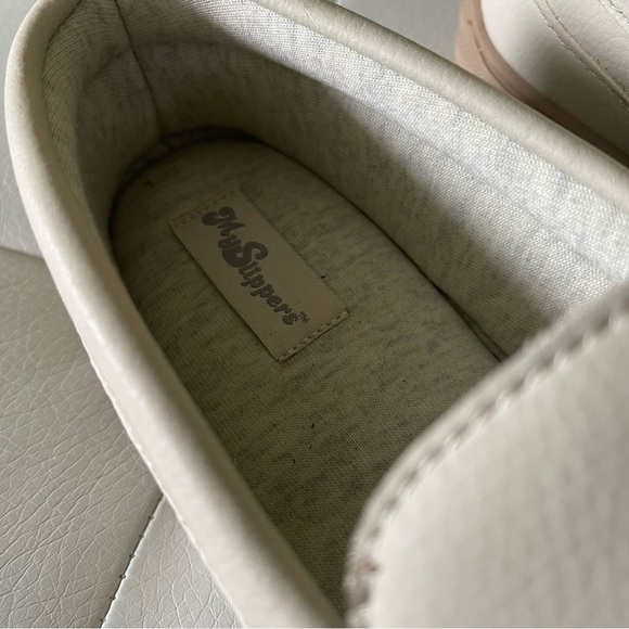 MY SLIPPERS Womens Moccasin Beige size 8 wide these are new - Picture 2 of 10